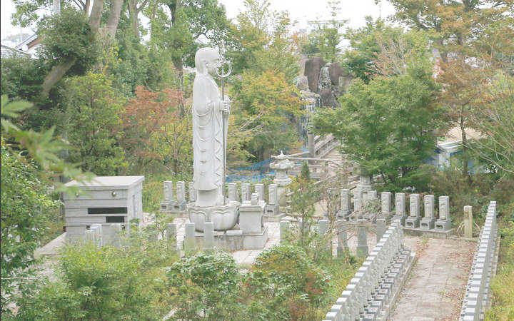 延命地蔵様（ご本尊様）と永代供養墓